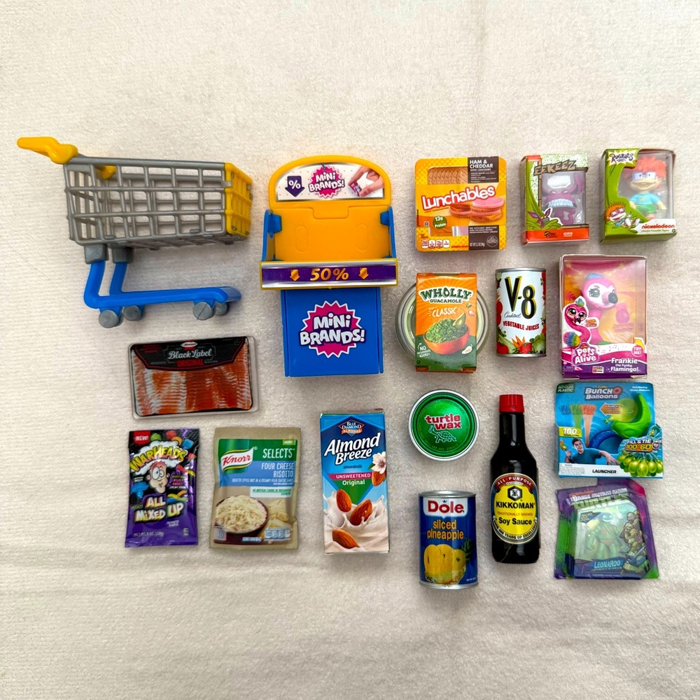 Mini Brands Set